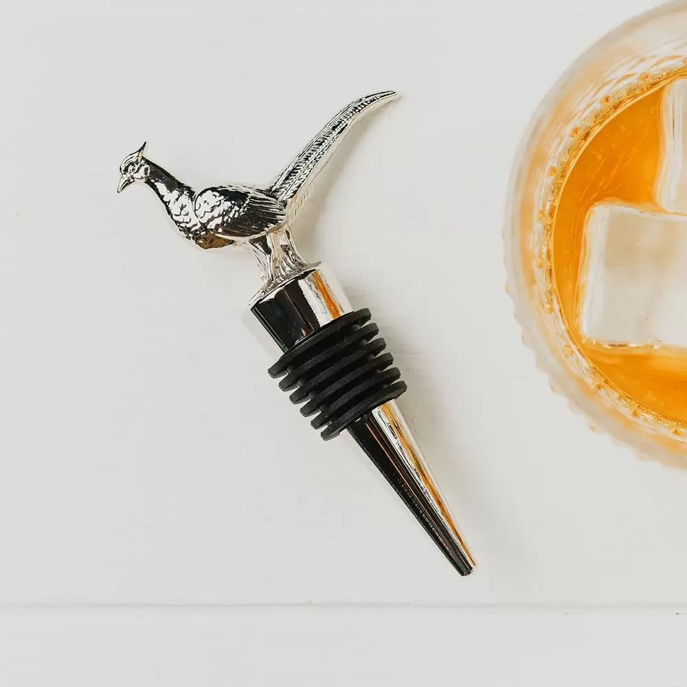 Wine plug with a pheasant