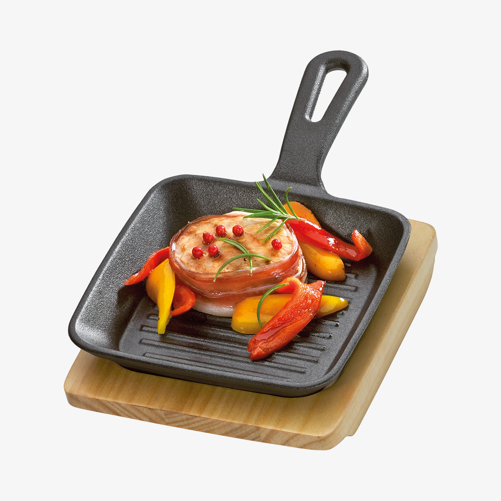Kvadratisk serveringspande med rille og træplade