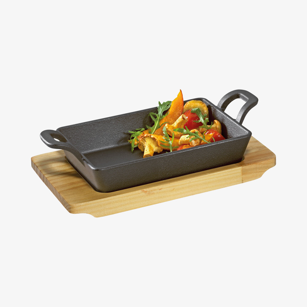 Rektangulær serveringspanne med håndtak og treplate