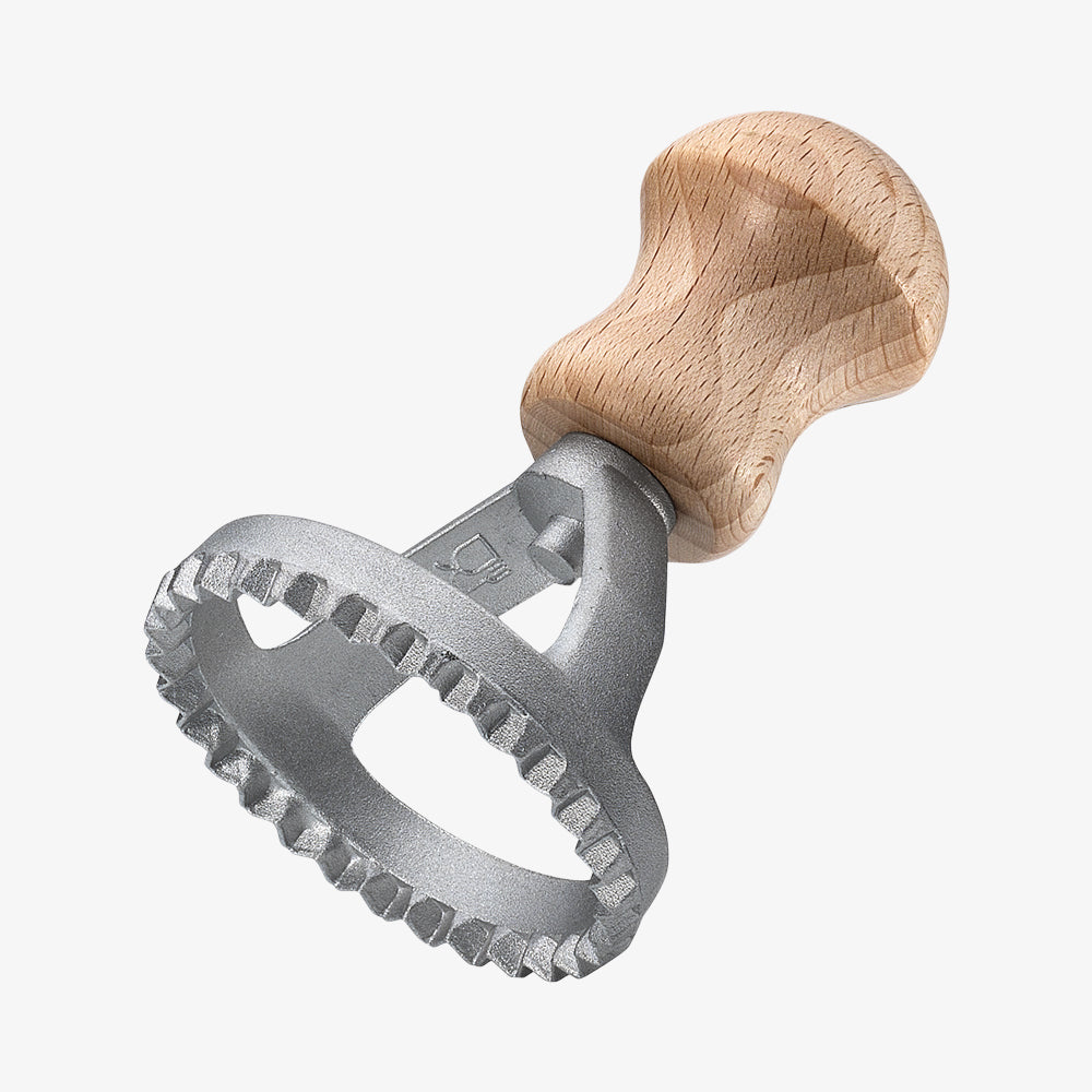 PASTACASA Ravioli rullas ut runt små