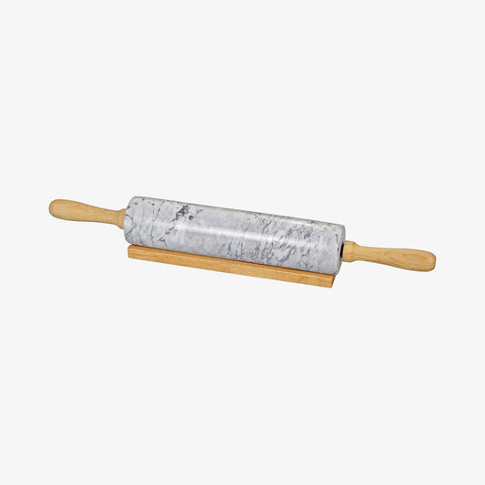 Cake roll in marble with wooden handles