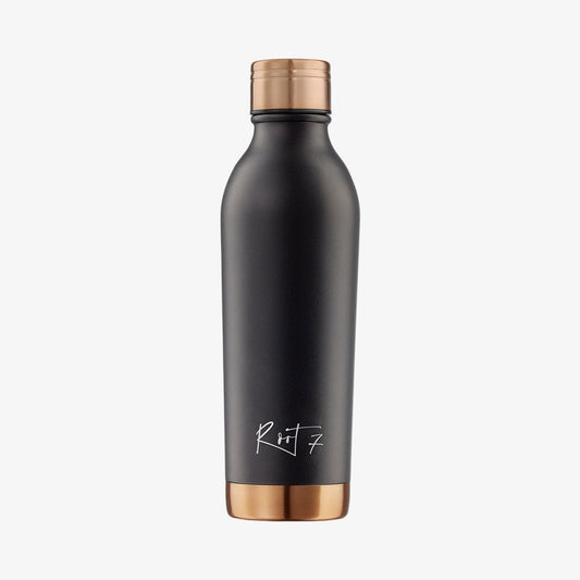 Yksi pullon VIP -musta jako 0,5L