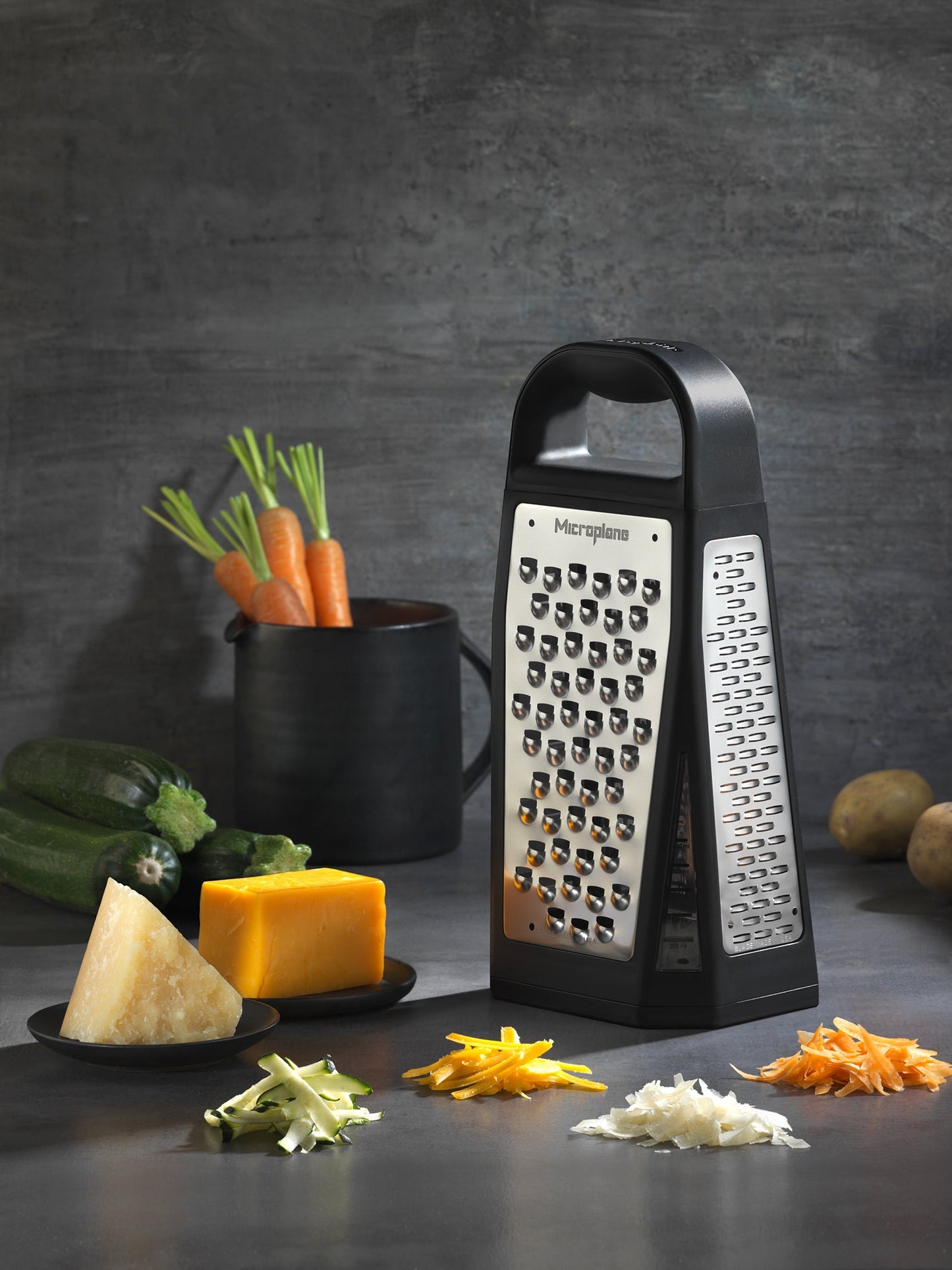 Box grater with collection